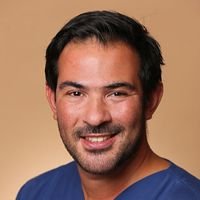 Leon Phillip | Leitender Oberarzt der Kinderschutzgruppe der Kinder- und Jugendklinik Helios St. Johannes Klinik