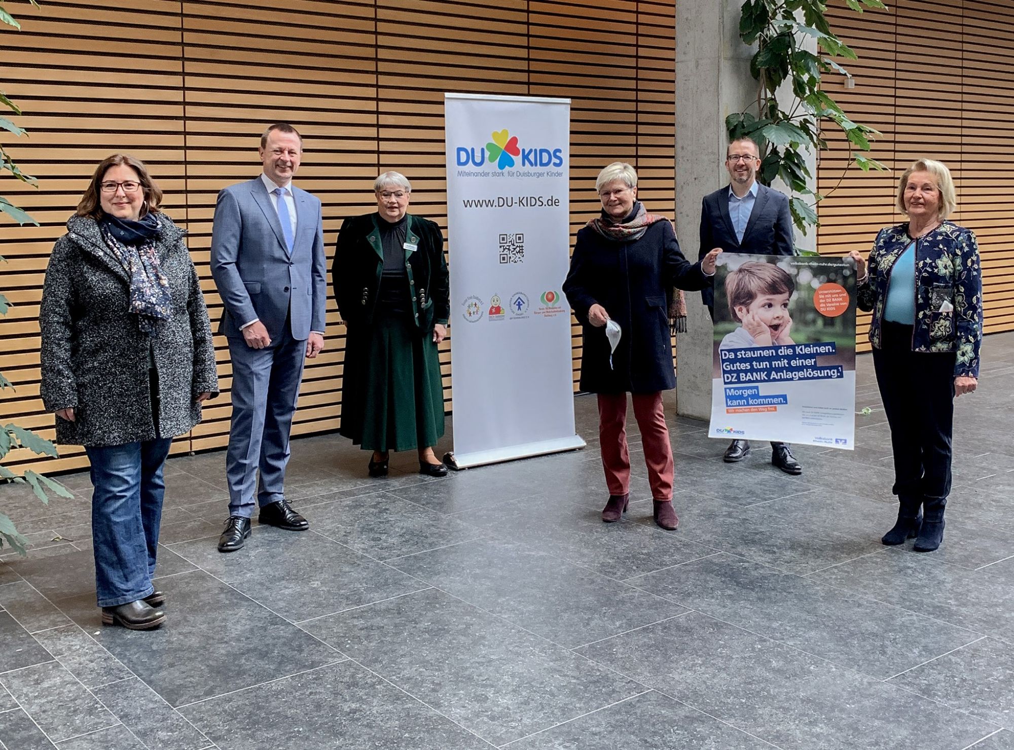 Volksbank Rhein-Ruhr und DZ Bank unterstützen die Vereine von DU KIDS mit fast 13.000 Euro